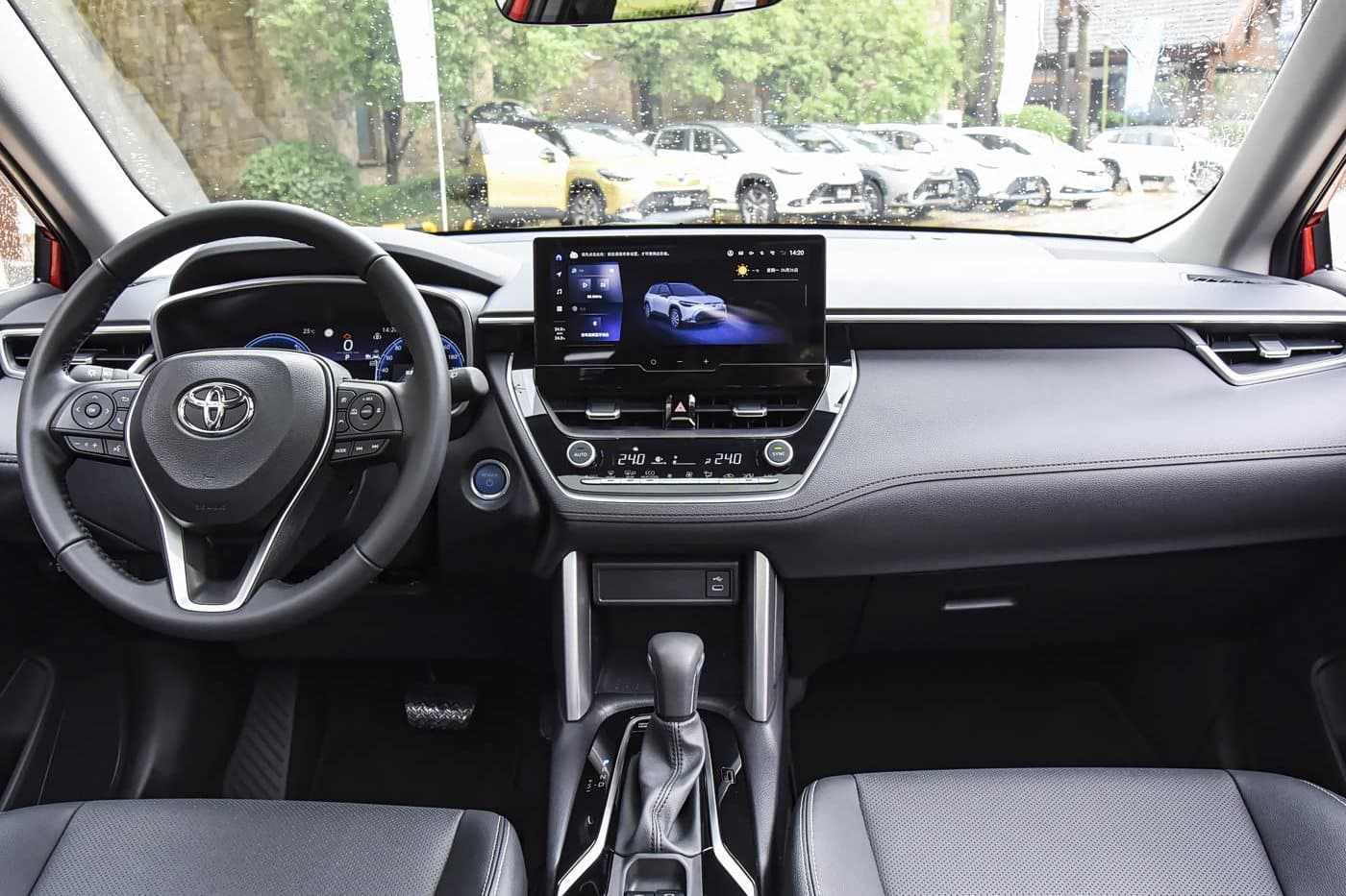 2023 Toyota Frontlander — cockpit and centre console, compact SUV for export